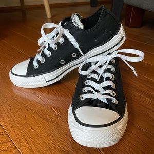 Converse 560875F Women's Low Top Sneaker - SIZE 7